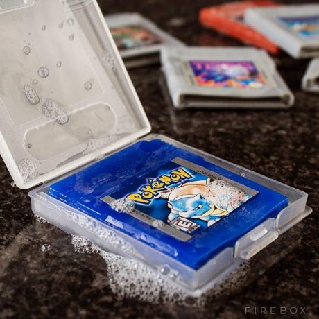 Du savon en forme de cartouches Game Boy savon game boy gkdv geekndev geek