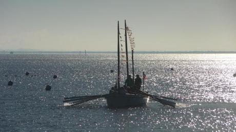 Bagad et banda autour des cabanes fête P1410152
