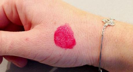 Comment se maquiller quand on a les cheveux courts ? rouge-YSL