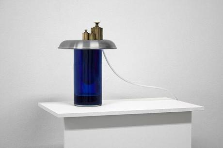 Luminaire Blue Silender par Jean-Charles Amey pour l’exposition Objet Lumière
