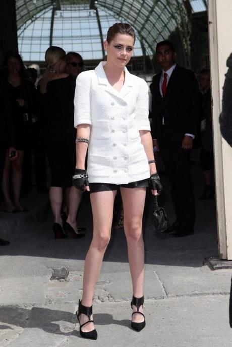 Kristen Stewart lors du défilé Haute Couture Chanel à Paris