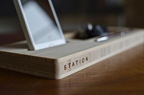 STATION, l'écritoire Dock pour iPhone et plus...