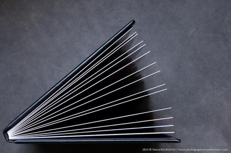 Livre photo haut de gamme au format carré / Couverture Simili Matelassée + Piqûres Chevreau Noir Livre photo haut de gamme au format carré / Couverture Simili Matelassée + Piqûres Chevreau Noir