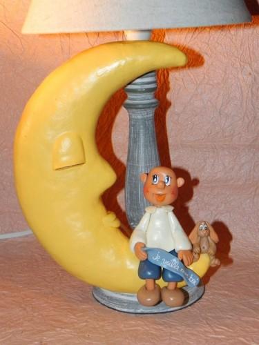 Lampe de chevet avec lune et p'tit gars 1465320 858907437583832 496971551 n
