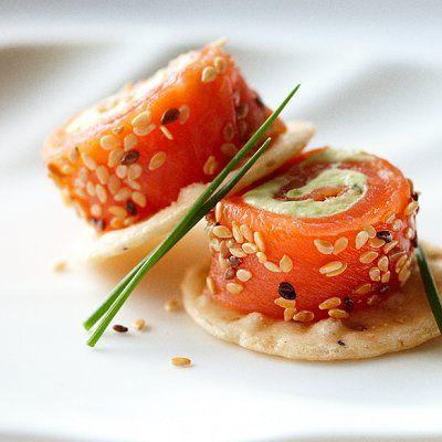 16 idées originales pour votre apéritif de Noël ! Avocat, saumon et graines + blinis