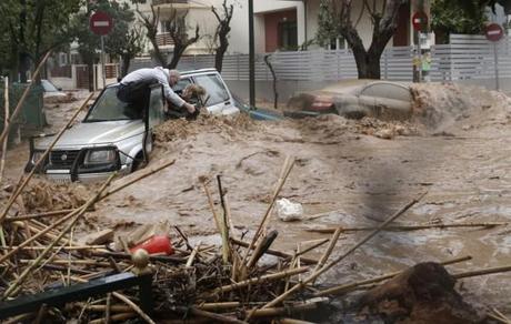 Intempéries en Grèce avec des coulées de boue dévastatrices.