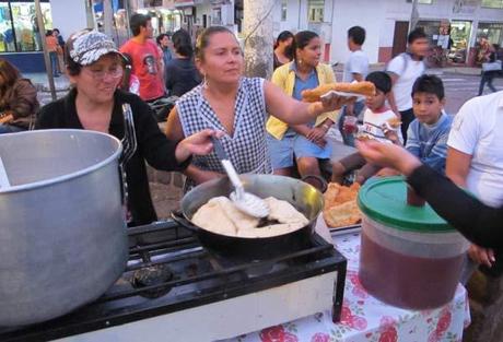 stand-empanadas-galapagos Stand d'empanadas aux Galapagos