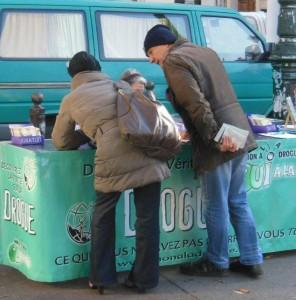 FRA MAR SNTD booth 2013 12 14 (6) Cannabis: quand l’horreur devient banale