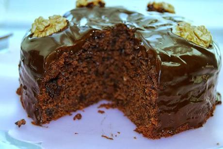 Gâteau moelleux au chocolat et aux noix (sans oeufs ni beurre)