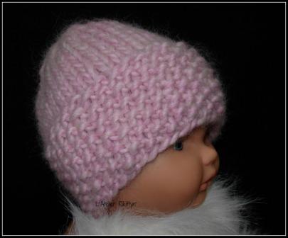 2013.12.13-6 - Bonnet rose tricoté pour bébé fille
