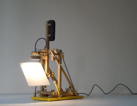 Lampe à jouer par Stéphane Mouflette Lampe à jouer par Stéphane Mouflette
