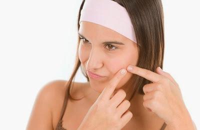 Petit guide sur les peaux acnéiques : troisième commandement Petit guide sur les peaux acnéiques : troisième commandement
