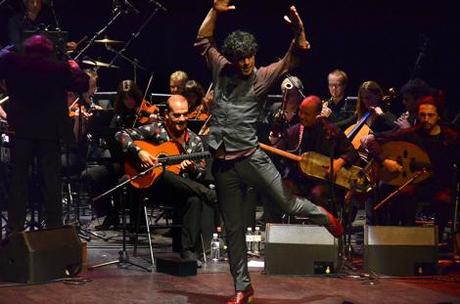 Grâce et technicité dans les pas du danseur Jesus Carmona (photo : Serge Panarotto)