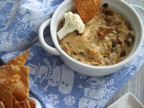 Trempette chaude aux champignons forestiers et son sapin de Noël Trempette chaude aux champignons forestiers et son sapin de Noël