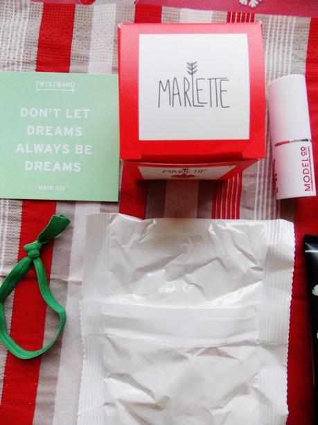 Dans la Birchbox de décembre, il y a … DSCN3001