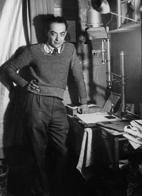 http://media.paperblog.fr/i/692/6920452/brassai-lamour-paris-L-tPGzr2.jpeg