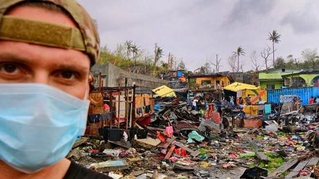 casey-neistats-philippines-typhoon-relief-mission-640x360