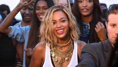Top 10 des bonnes raisons de regarder XO, le nouveau clip de Beyoncé