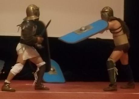 Dernière minute (18/12/2013) Comme on peut le voir, contrairement aux racontars de la gauchosphère, les débats à l'UMP sont menés dans la plus grande sérénité.