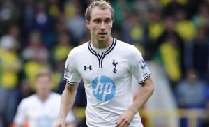 Christian Eriksen vise haut avec Tottenham cette saison. 