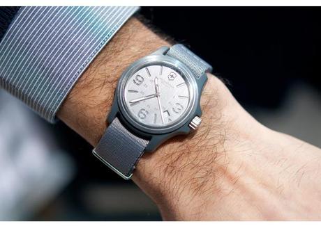 E-TV Sport vous offre une montre pour Noël E-TV Sport vous offre une montre pour Noël