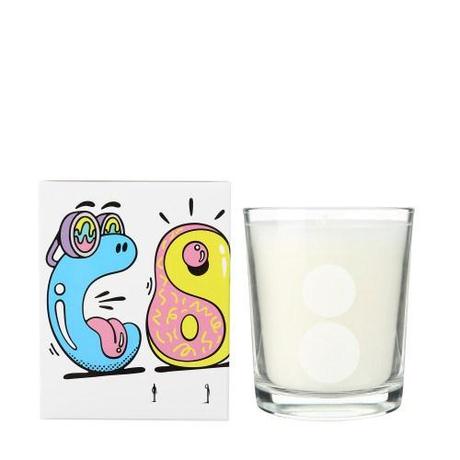 Colette X Steven Harrington L'AIR DE COLETTE, un harmonieux mélange de cassis, jasmin, musc et figue. 200g