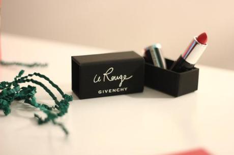 La glossybox de noël rouge givenchy glossybox