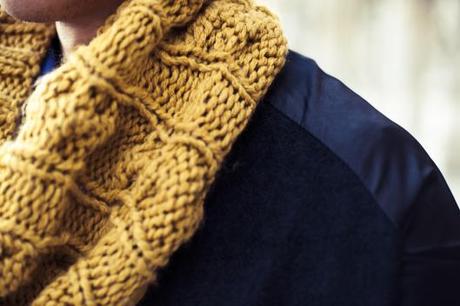 Iridescent snood jaune