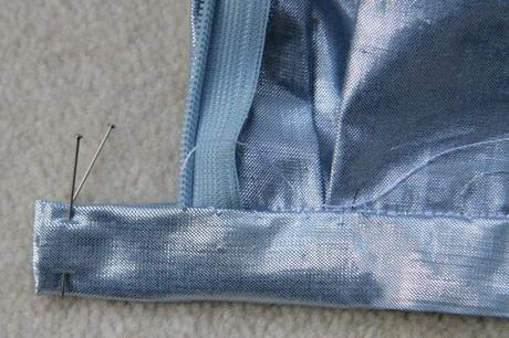 Sew along de la jupe à plis creux jour 5 : les finitions sew along jupe plis creux finition boutonniere 2 Sew along de la jupe à plis creux jour 5 : les finitions