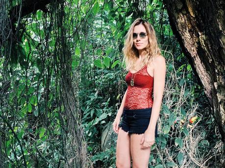 Greetings from … Waimea Valley with Princesse Tam.tam! Princessetamtamhawaii5.jpg