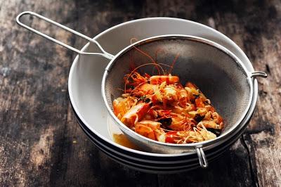 Comme une blanquette de Saint-Jacques et de crevettes… Une p'tite idée de plus pour les fêtes ! Comme une blanquette de Saint-Jacques et de crevettes… Une p'tite idée de plus pour les fêtes !