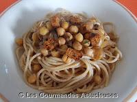 Sauce rapide aux pois chiches et olives pour Spaghettis