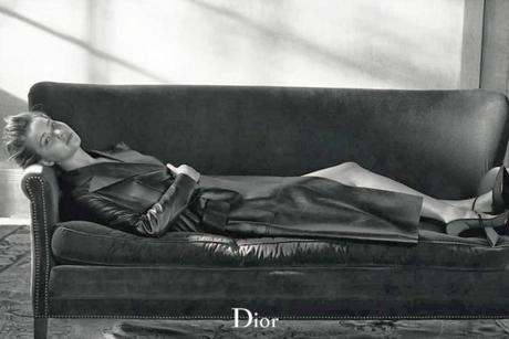 Jennifer Lawrence black & white dans la nouvelle campagne Dior... Jennifer Lawrence black & white dans la nouvelle campagne Dior...