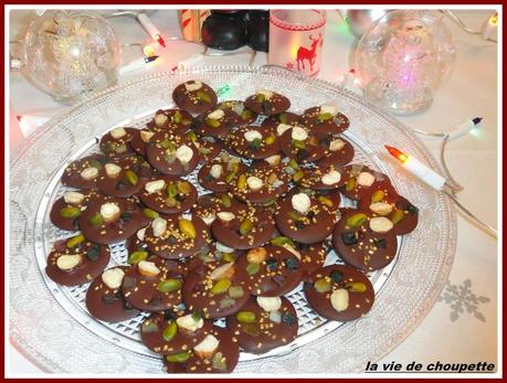 PETITS GATEAUX A LA CONFITURE - MENDIANTS - TRUFFES AU CHOCOLAT BLANC ET NOIX DE COCO mendiants-3