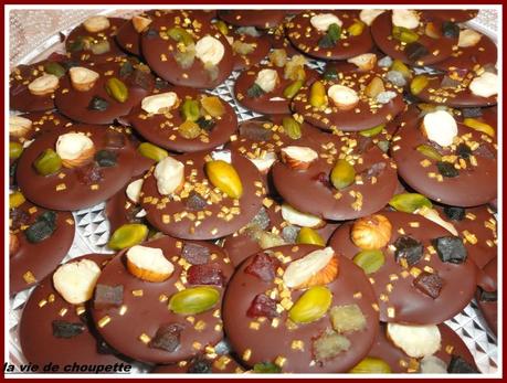 PETITS GATEAUX A LA CONFITURE - MENDIANTS - TRUFFES AU CHOCOLAT BLANC ET NOIX DE COCO mendiants-4