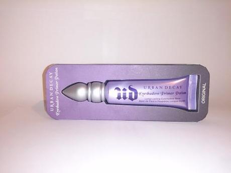 Maquillage de fêtes – La base : Comment faire tenir son make-up toute la soirée ? EYESSHADOW PRIMER POTION