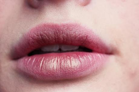 Un Maquillage, une idée pour le Réveillon du Jour de l'An Un Maquillage, une idée pour le Réveillon du Jour de l'An