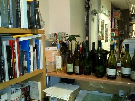 Photo du dimanche : livres et vins font bon ménage... IMG1029