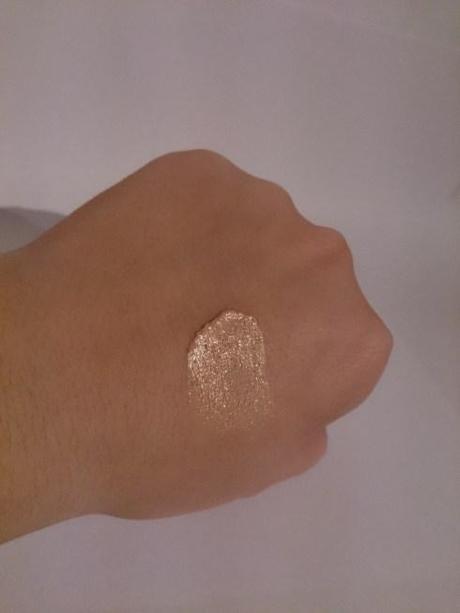 Maquillage de fêtes – Comment illuminer son regard ?? girl meets pearl