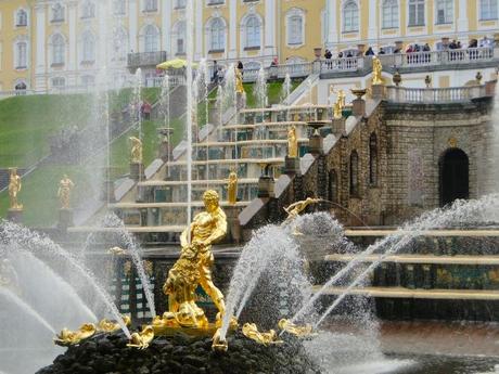 Tsars, Blinis et Vodka: quelques jours à Saint-Pétersbourg fontaine1