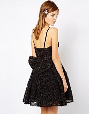 Ce soir je serai la plus belle pour aller danser....... http://images.asos-media.com/inv/media/4/3/6/0/3450634/black/image1xl.jpg