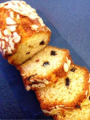 Cake traditionnel anglais aux cerises Cake traditionnel anglais aux cerises