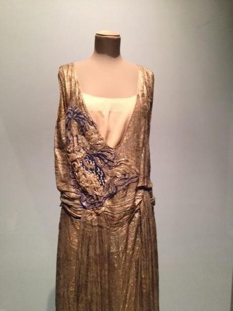 « Roman d’une Garde-Robe, le chic d’une Parisienne » « Roman d’une Garde-Robe, le chic d’une Parisienne »