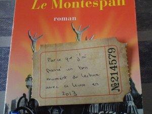Loin de la ville en flammes de Morpurgo (parce Manika aime cet auteur), et Le Montespan de Teulé (son coup de coeur en 2013)