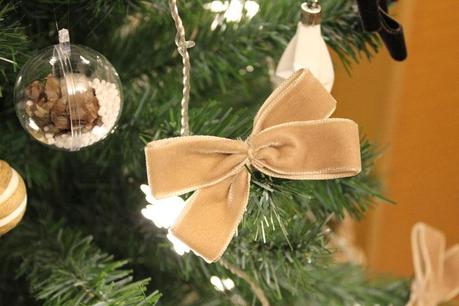 Une décoration de fête sous le signe du bois et de l'authenticité décoration de table boisée,sapin de noël,table de fête,authentique et naturel