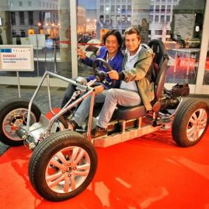 Deux inventeurs italiens proposent une voiture électrique en kit, que n'importe qui pourrait assembler en une heure dans son garage, comme un meuble IKEA !