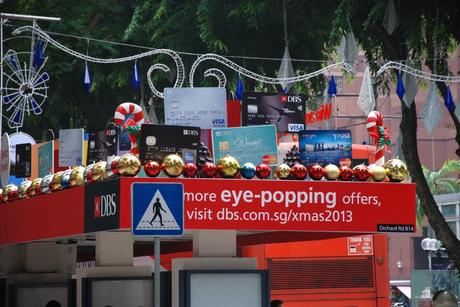 Saison des fêtes à Singapour : les marques investissent la rue