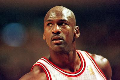 Des baskets de Michael Jordan vendues plus de 100 000 dollars!