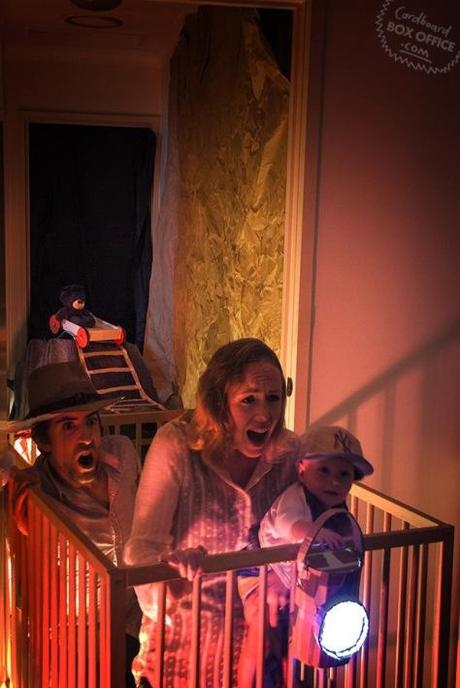 Ils ont décidé de recréer des scènes de films cultes avec leur bébé 20140110-201255.jpg