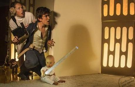 Ils ont décidé de recréer des scènes de films cultes avec leur bébé 20140110-201140.jpg